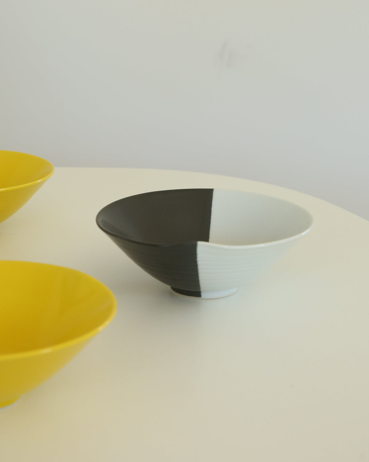 FYSM Colour Hasami Ware Bowl (Black/White)